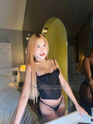trans girl Mayrisma 2408091 trans girl Mayrisma 2408091