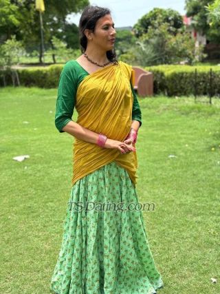trans girl Meera21 7701263