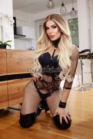 Megan Xxl23cm Barcelona Transex Hola chicos, soy MEGAN XXL, tengo 25 años, piel suave y hermosa, cabello rubio, mido 1,80 y peso 65 kg. Soy brasileña y vivo en Barcelona. (cerca de plaza España). Soy una chica totalmente funcional, con una gran polla y un delicioso culo para satisfacerte. Tengo mucho calor... Soy activa y pasiva y puedo ser activa y dominante o pasiva caliente... Estoy dispuesta a hacer lo que quieras. Tengo 9 pulgadas (23cm) muy duro y totalmente funcional para brindarte un buen momento con pasión y placer con mucha LECHE CALIENTE. Gozo de buena salud y todas las solicitudes se gestionan con el debido cuidado. La seguridad, la limpieza y la discreción son mis principales prioridades. (INCALL) Recibo en mi piso privado muy céntrico en Barcelona (plaza España), discreto, muy cómodo, y 100% higiene. (Salida) *Por favor, avíseme con 30 minutos de antelación. Agradeceremos enormemente su colaboración. ¡¡¡SIEMPRE ERES BIENVENIDO!!! Relájate y no te pongas nervioso porque cuidaré bien de ti... Así que... ¡deja tus preocupaciones e inhibiciones en la puerta!