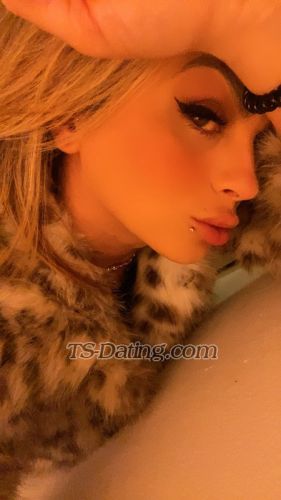 trans girl Melissaxxl 9830825