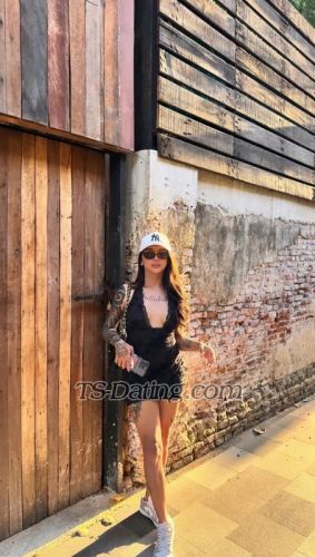 trans girl Meriam 1832179