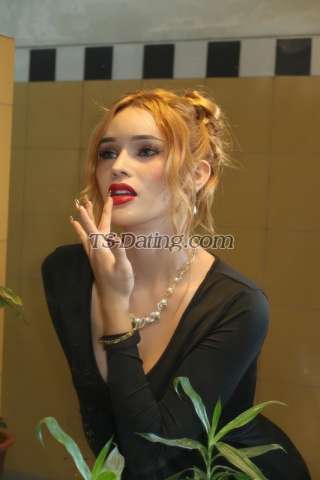 trans girl Miacollins 0568601