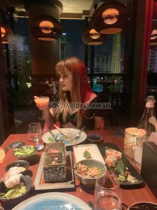 trans girl Micahcruz 2563232