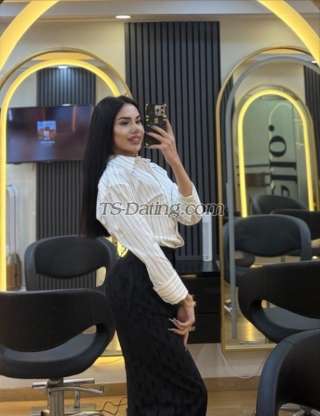 trans girl Milaan 6561077