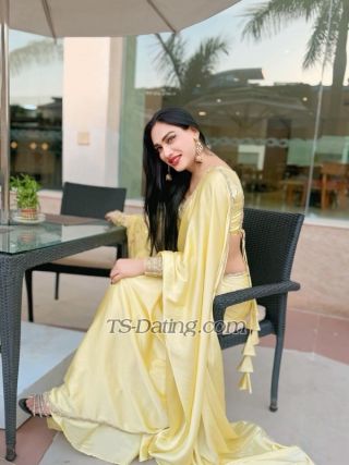 trans girl MistressNaira 6204645