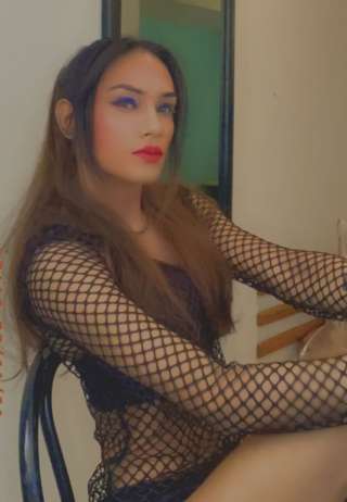 trans girl NairaShaikh 1737148