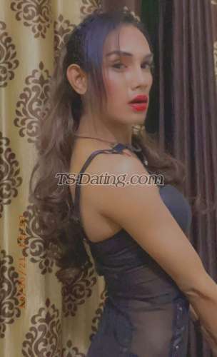 trans girl NairaShaikh 5701162