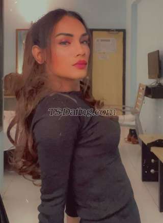 trans girl NairaShaikh 8725163