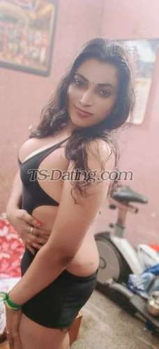 trans girl Mithra 0093274