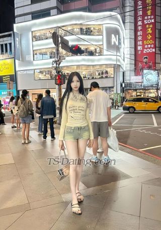 trans girl Miyomomori 8168451