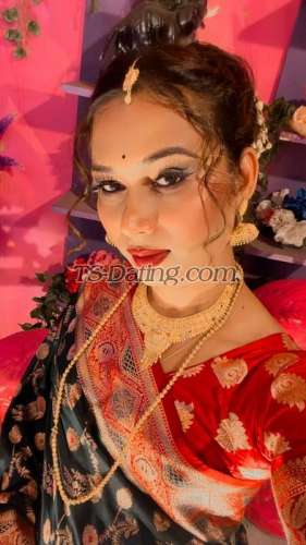 trans girl Modhumondal 4116544