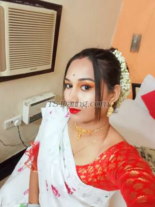 trans girl Modhumondal 4120373