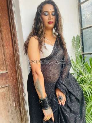 trans girl Modhumondal 4120480