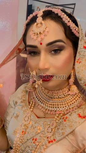 trans girl Modhumondal 4120727