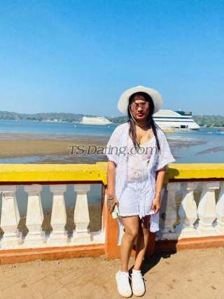 trans girl Modhumondal 7476737