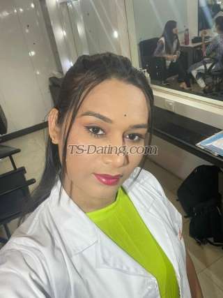 trans girl Modhumondal 7476792