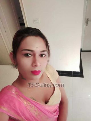 trans girl Modhumondal 8379581