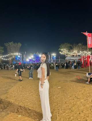 trans girl Mookda 0315127