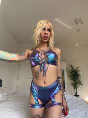 madisonm Barcelona Transex PARLATO INGLESE Ciao, mi chiamo Madison e ho 23 anni e sono una deliziosa giovane transessuale tatuata, con un corpo snello e la pelle liscia, occhi castani, capelli scuri, molto carismatica e sempre sorridente. Sono qui per offrirti il mio servizio esclusivo e VIP: baci con la lingua trattamento speciale come se fossi il mio ragazzo, 69 entrambi, tu mi scopi, io scopo te (50% versatile) faccio gola profonda, sborrate reciproche, sega con saliva , ricco velluto a coste russo con le mie tette, anche qui per coppia (donna e ragazzo). Un po' dominante o dominante forte come preferisci. La qualità è il prezzo. 200€ l'ora. Sono sicuro che ripeterai con me quando tornerò nella tua città. Resto sempre in un grazioso appartamento da solo. Non condivido l'appartamento con altre ragazze. Sono super esclusivo. Disponibile per organizzare una bella festa e lunghe sessioni. 100% REALE, ho foto, video, social media. Puoi vedere che sono come nella foto. Non ti prenderò in giro. Vieni a trovarmi. Non te ne pentirai.