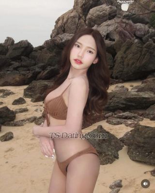 trans girl Nadeerra 6458302