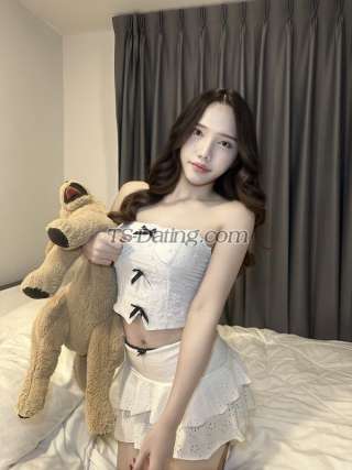 trans girl Nadeerra 7037375