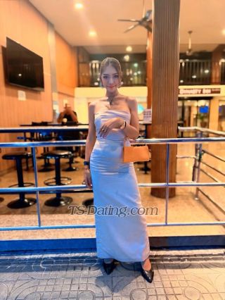 trans girl Nalawee 0440563