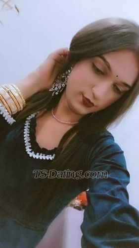 trans girl Nayra2003 2853630