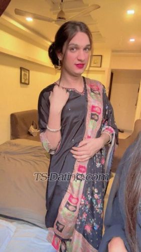 trans girl Nayra2003 2853651