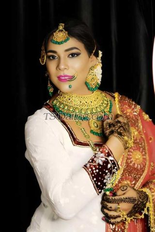 trans girl Neharoy 2077592