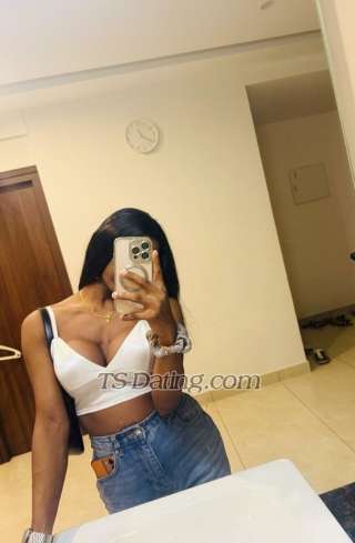 trans girl Neidha 2450127