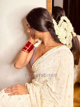 trans girl Neidha 2450204