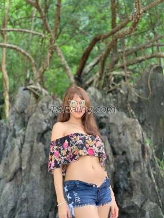 trans girl Nhica4u 3706993