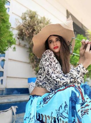 trans girl NiaLove 0775010