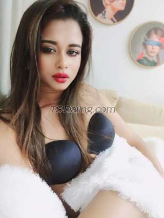 trans girl NiaLove 8126500