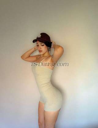 trans girl NicoleFreyd 0841029