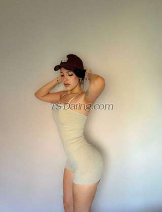 trans girl NicoleFreyd 0841037