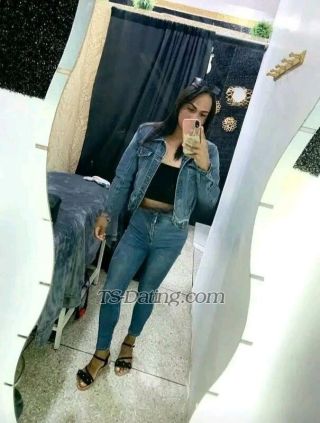 trans girl NikolSalas 0642977