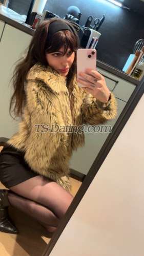 trans girl Nuktruki 7227825