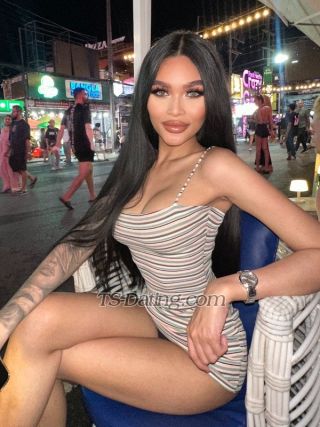 trans girl Nutcha2000 1636579