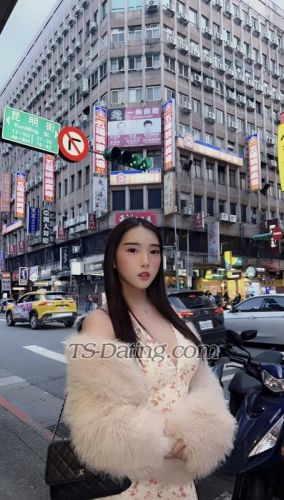 trans girl ninaelenzano 1586422