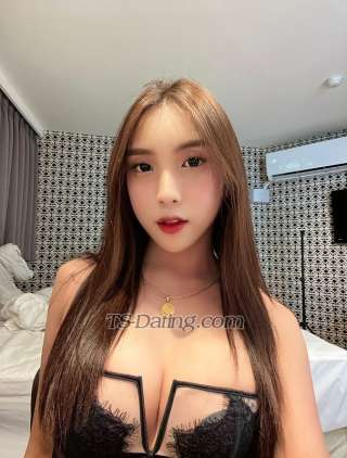 trans girl ninaelenzano 2676054