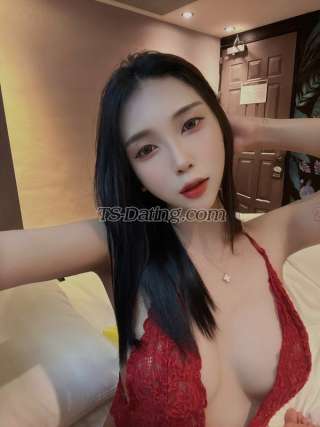 trans girl ninaelenzano 8464345