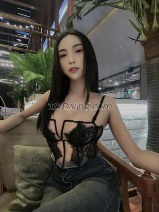 trans girl ninaelenzano 9378973