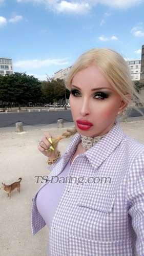 trans girl ninna 2007062