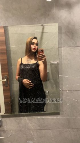 trans girl Parisroy 3918271