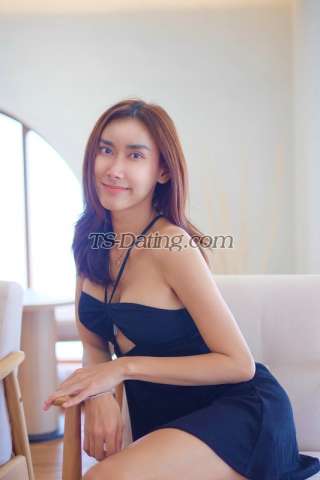 trans girl Ployzaii 2539564