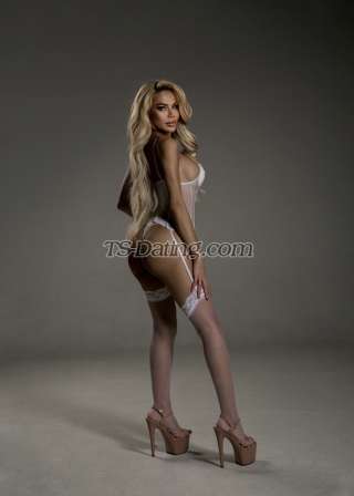 trans girl Ponybunyx 7595522