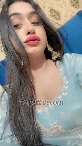 trans girl Pramita 0152336