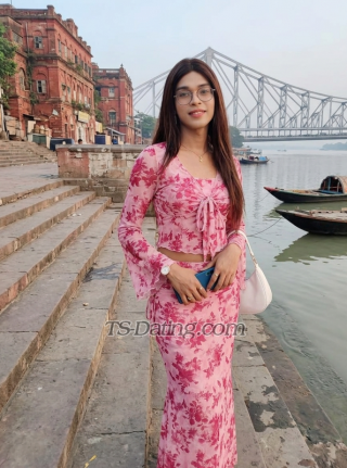 trans girl PriyaRoy21 6762012