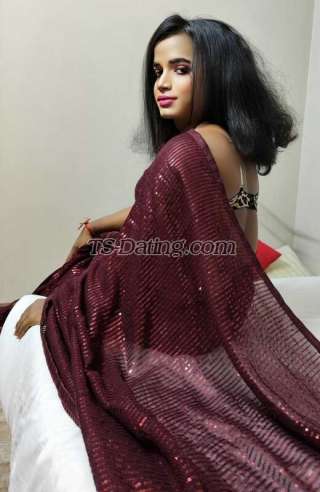 trans girl piyaroy 7490460